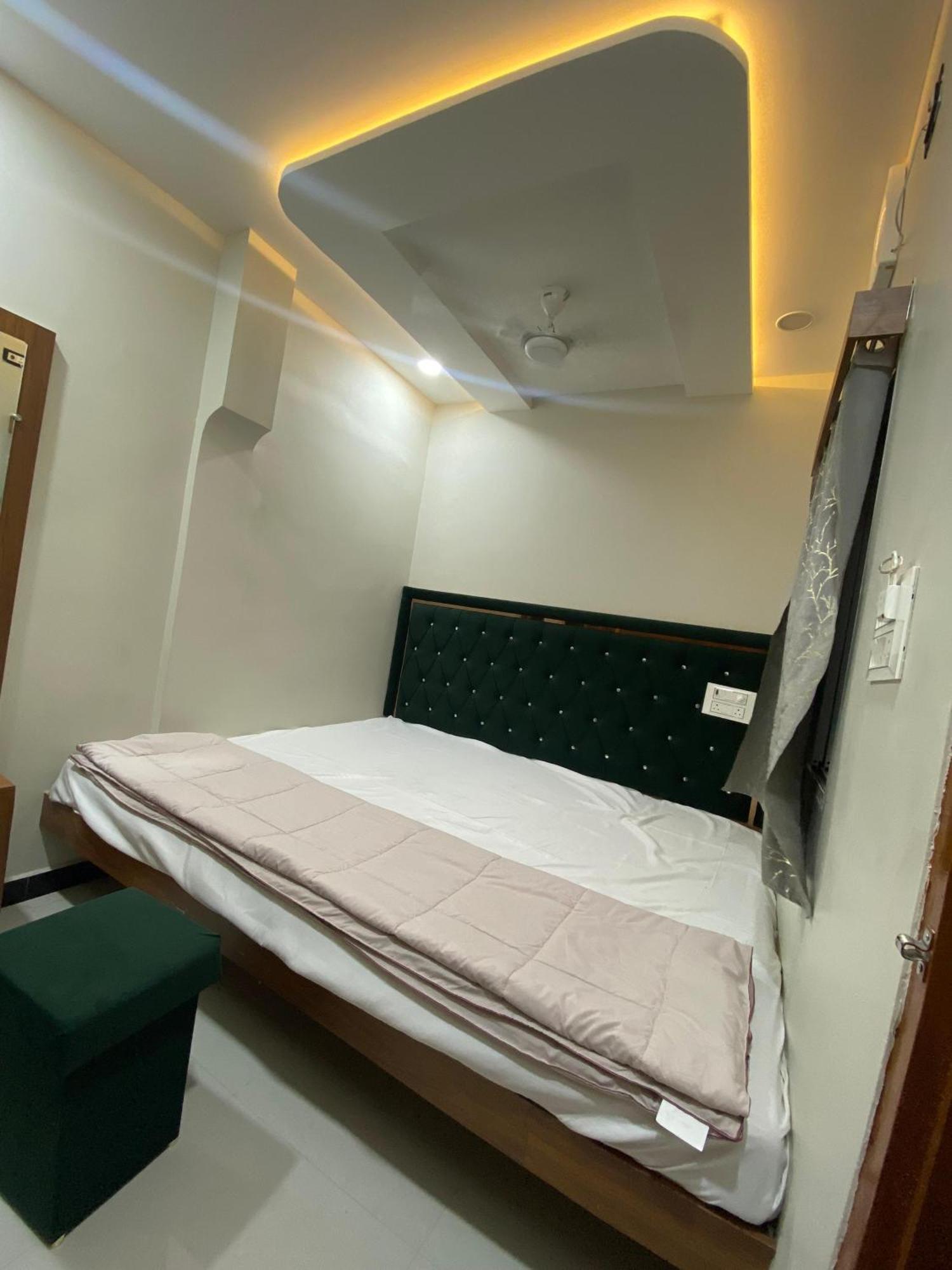 Hotel Super Palace Ujjain Bagian luar foto